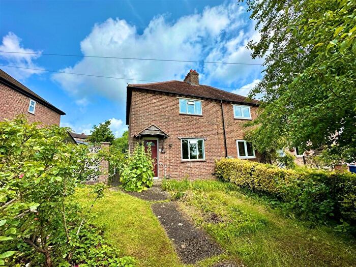 3 Bedroom Semi-Detached House For Sale In Waynflete Lane, Farnham, GU9