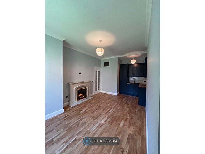 2 Bedroom Flat To Rent In Dalgety Street, Edinburgh, EH7