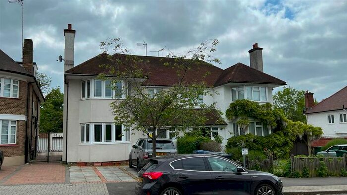 2 Bedroom Flat To Rent In Lyndale Avenue, London, NW2