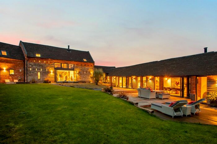 4 Bedroom Barn Conversion For Sale In Appletree Lane, Inkberrow, Worcestershire WR7