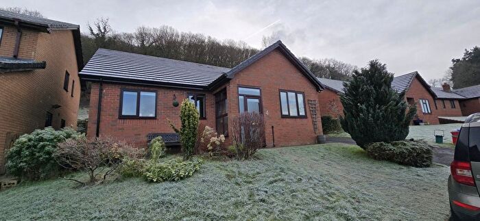 3 Bedroom Bungalow To Rent In Jackets Close, Knighton, LD7