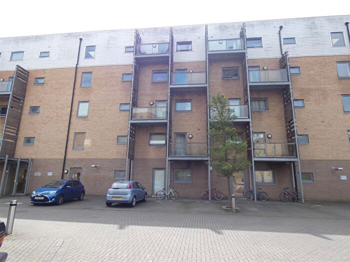 2 Bedroom Flat To Rent In Rustat Avenue, Cambridge, CB1