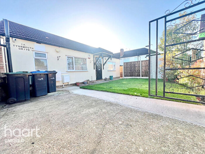 1 Bedroom Bungalow For Sale In Tynemouth Drive, Enfield, EN1