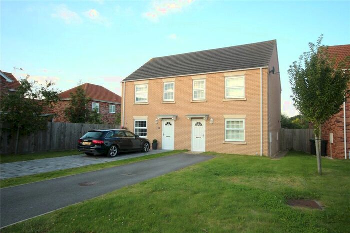 3 Bedroom Semi-Detached House To Rent In Post Mill Close, North Hykeham, Lincoln, LN6