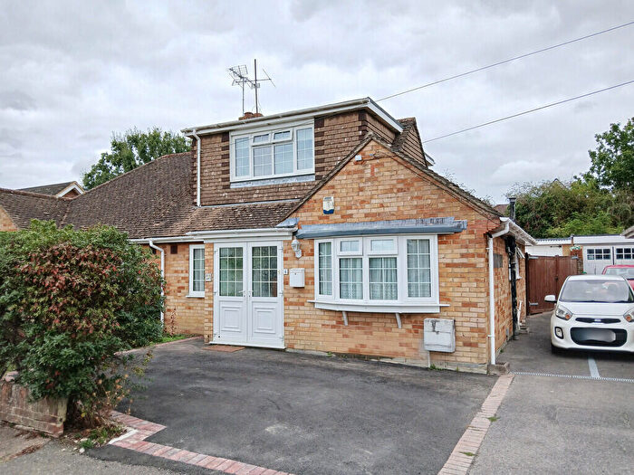 4 Bedroom Semi-Detached House For Sale In Rosier Way, Billingshurst, RH14