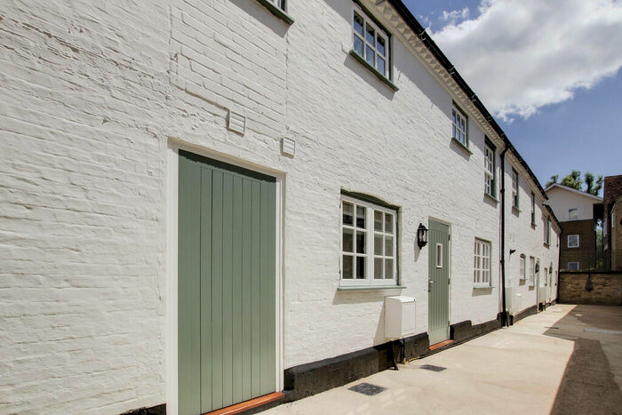 2 Bedroom Mews To Rent In Gallery Mews, Market Square, St Neots, PE19