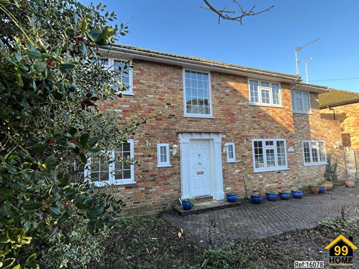 5 Bedroom Detached House For Sale In Bisham Road, Marlow, Bucks., SL7