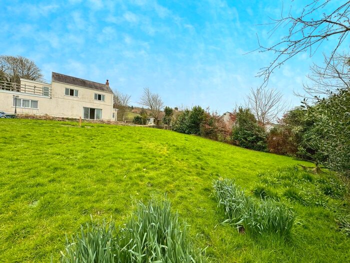 4 Bedroom Detached House For Sale In Brynhyfryd, Highland Terrace, Pontarddulais, Swansea, West Glamorgan, SA4