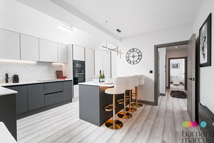 2 Bedroom Apartment To Rent In Colney Hatch Lane, Muswell Hill, N10