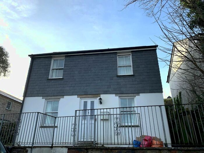 3 Bedroom Property To Rent In Grays Yard, Penryn, TR10