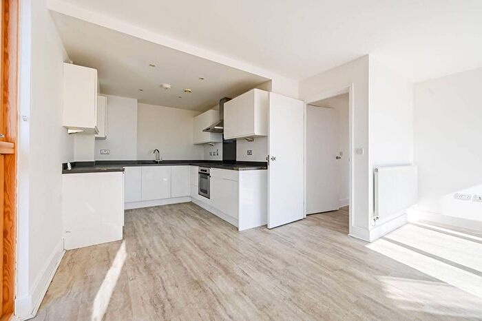 2 Bedroom Flat For Sale In Phoenix Heights West, Canary Wharf, London, E14