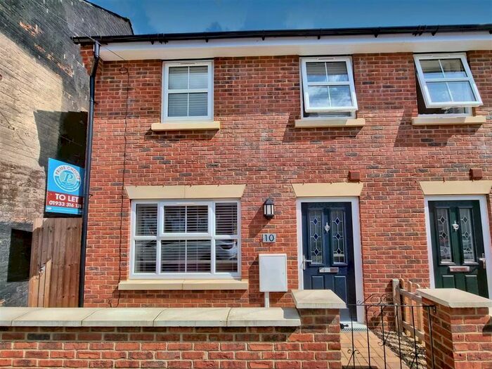 3 Bedroom Semi-Detached House To Rent In Sartoris Road, Rushden, Northants, NN10