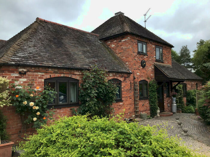 3 Bedroom Barn Conversion For Sale In Icknield Street, Beoley, B98