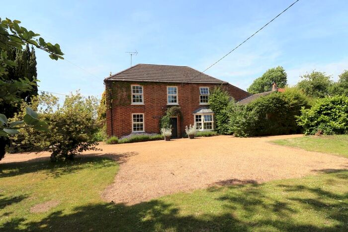 4 Bedroom Semi-Detached House To Rent In West Way, Wimbotsham, PE34