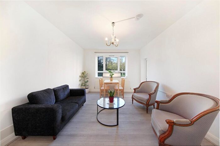 3 Bedroom Flat To Rent In Fielding House, Boundary Road, NW8