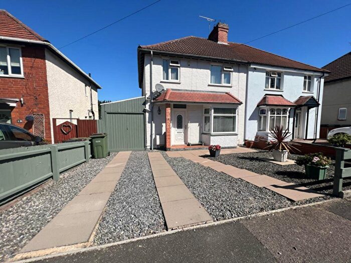 3 Bedroom Semi-Detached House To Rent In Grosvenor Crescent, Oadby, LE2