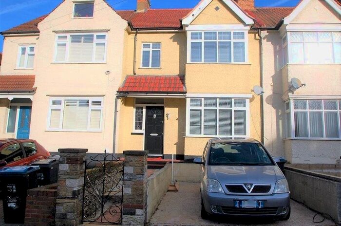 3 Bedroom Property To Rent In Waddon Court Road, Croydon CR0