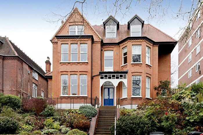 3 Bedroom Flat For Sale In Shepherds Hill, Highgate, London, N6