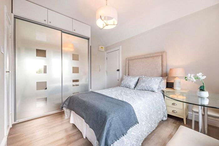 Flat To Rent In Arkwright Road, Hampstead, NW3