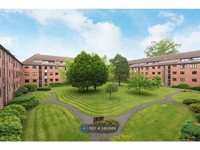 1 Bedroom Flat To Rent In Winslow Close, Pinner, HA5