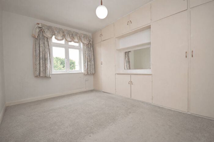 3 Bedroom Terraced House To Rent In Collinwood Gardens, Ilford, IG5