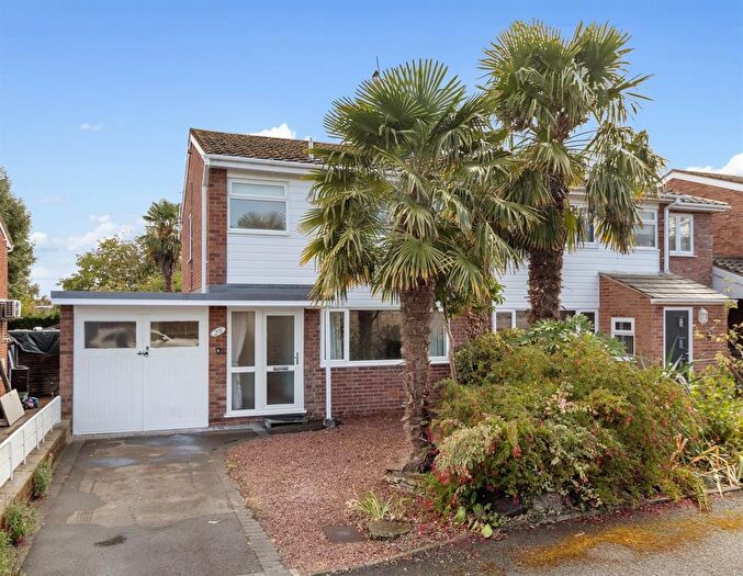 3 Bedroom Semi-Detached House For Sale In Meadway, Malvern, Worcestershire, WR14