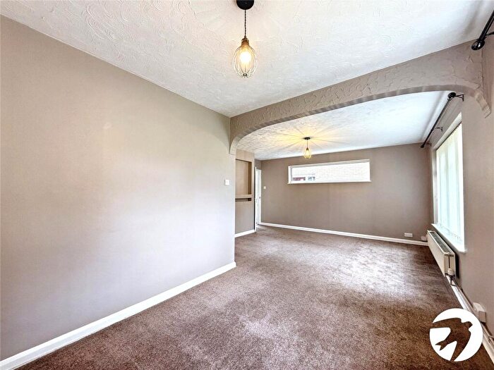 3 Bedroom Bungalow For Sale In Andrews Walk, Sittingbourne, Kent, ME10