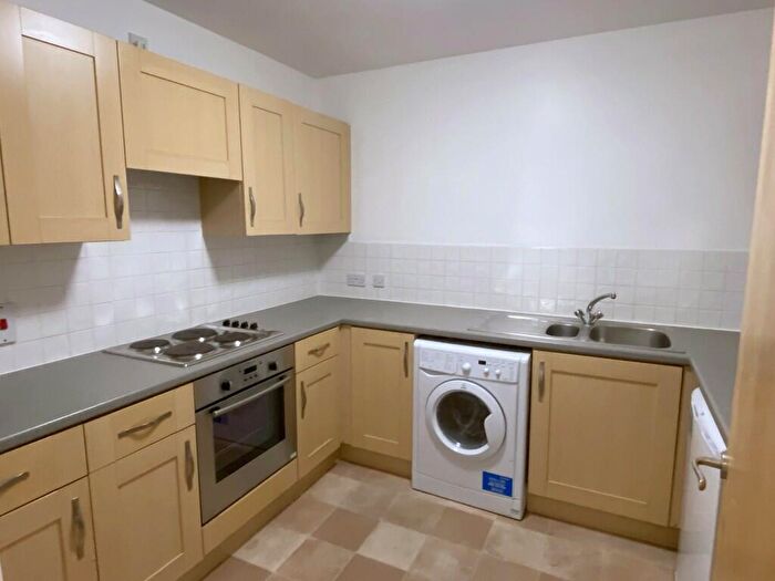 2 Bedroom Flat To Rent In West Cotton Close, Northampton, Northamptonshire, NN4