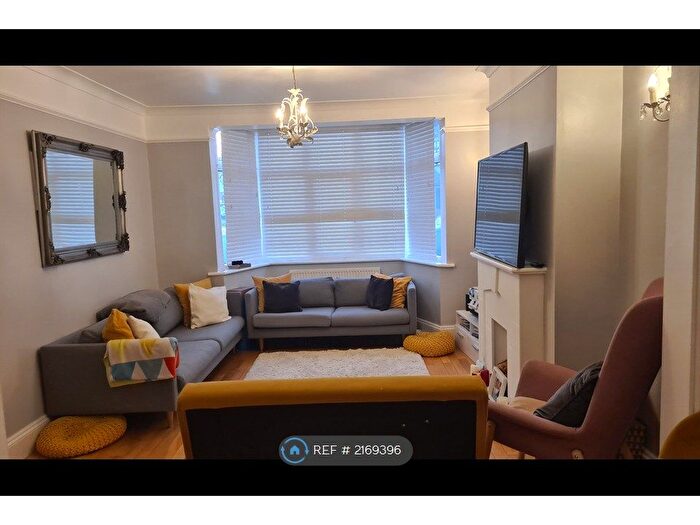 3 Bedroom Terraced House To Rent In Norfolk Road, Upminster, RM14