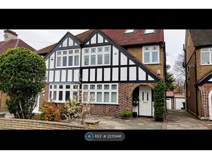 4 Bedroom Semi-Detached House To Rent In Harcourt Field, Wallington, SM6