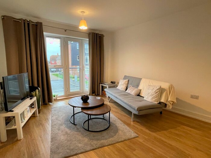 1 Bedroom Flat To Rent In Turnpike Lane, Faygate, Horsham, RH12