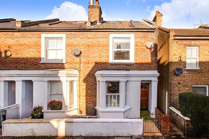 3 Bedroom End Terrace House To Rent In Northfield Road, Ealing, London, W13