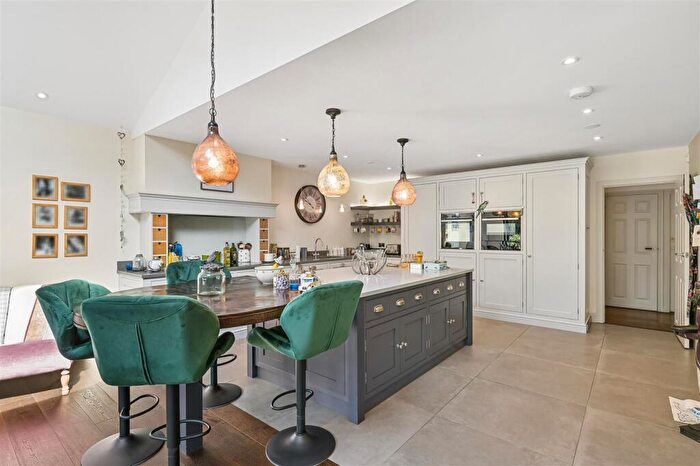 6 Bedroom Detached House For Sale In Cleveland Gardens, Worcester Park, KT4
