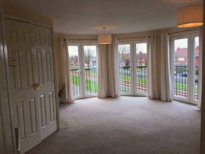 2 Bedroom Flat To Rent In Sandycroft Avenue Wythenshawe Manchester, M22