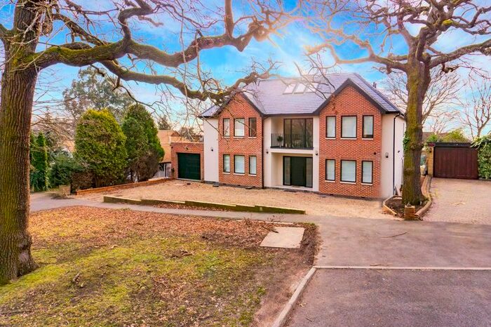 7 Bedroom Detached House To Rent In Bracken Drive, Chigwell, IG7