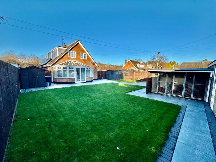 3 Bedroom Detached House For Sale In York Way, NN9