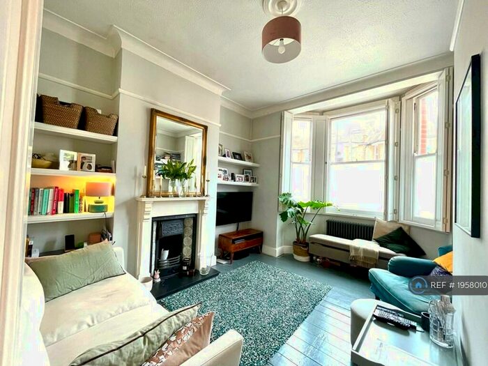 1 Bedroom Flat To Rent In Ground Floor, London, N8