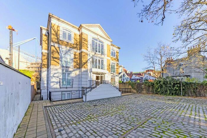 2 Bedroom Flat To Rent In Fulham Road, London, SW6