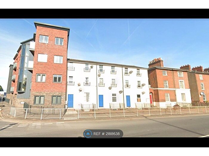 2 Bedroom Maisonette To Rent In Alastair Nicholas Court, Reading, RG1