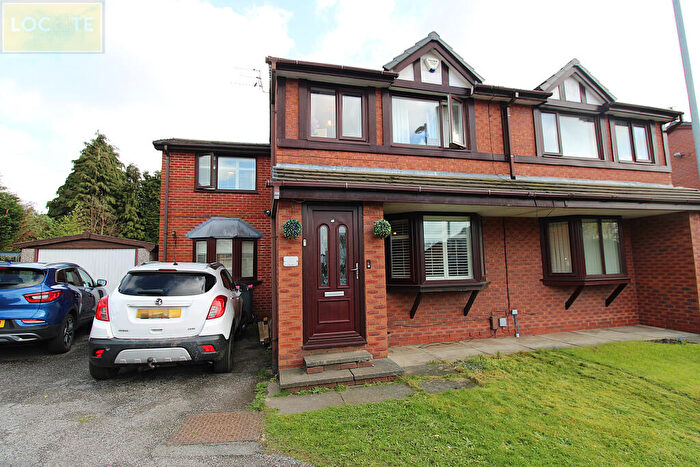 4 Bedroom Semi-Detached House For Sale In Tackler Close, Swinton, M27