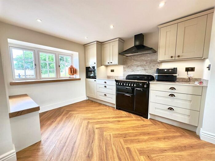 5 Bedroom Farm House For Sale In Manor House Farm, Barlborough, Chesterfield, S43