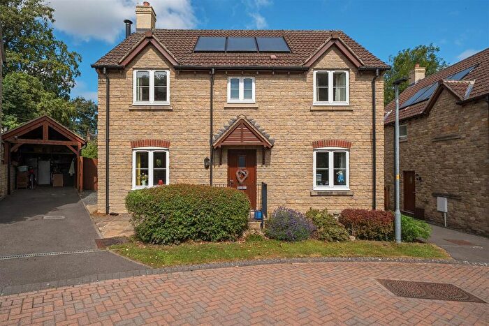 4 Bedroom Detached House For Sale In Church Rise, Burton, SN14