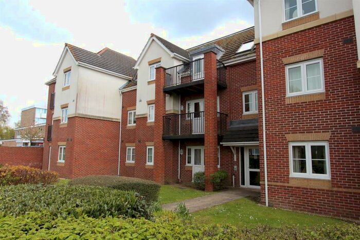 2 Bedroom Flat To Rent In Ashdown House, Hiltingbury Road, Hiltingbury, Chandlers Ford, SO53