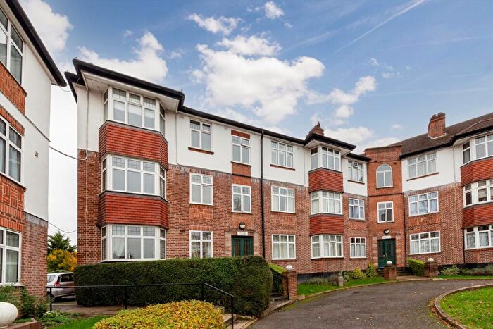 2 Bedroom Flat To Rent In Colney Hatch Lane, London, N10