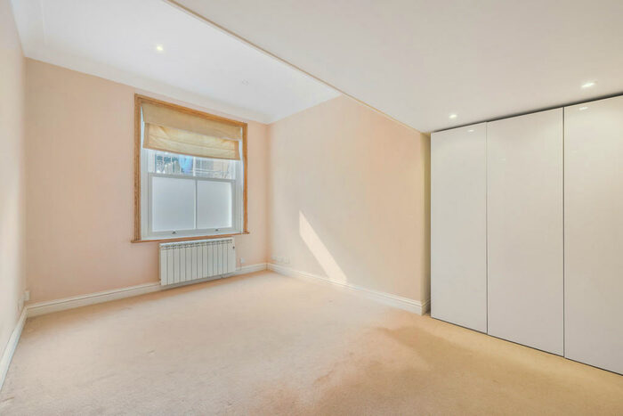 Apartment To Rent In Avenue South, Surbiton, KT5