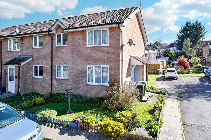 1 Bedroom End Of Terrace House For Sale In Sheridan Close, Maidstone, Kent, ME14