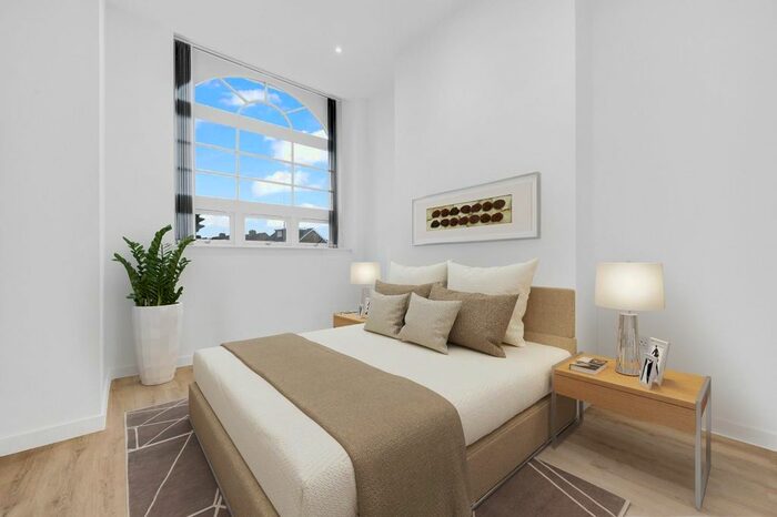 2 Bedroom Flat To Rent In Spring Gardens, Romford, RM7