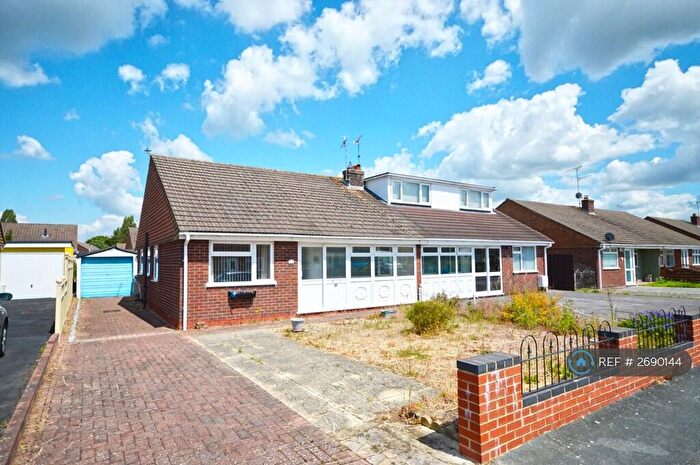 3 Bedroom Bungalow To Rent In Medina Way, Swindon, SN2