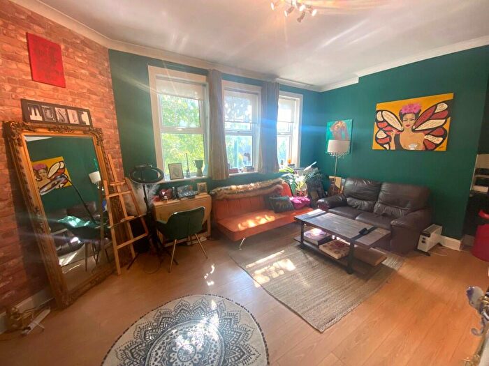 1 Bedroom Flat To Rent In High Road Leytonstone, London, E11