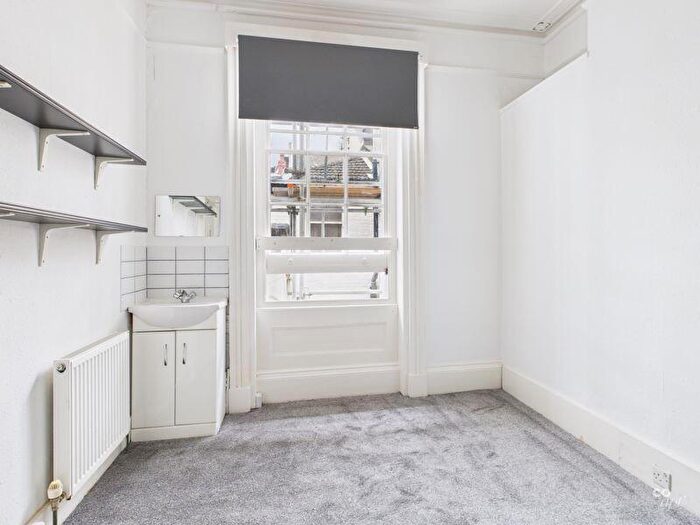 1 Bedroom Detached House To Rent In Bedford Square, Brighton, BN1